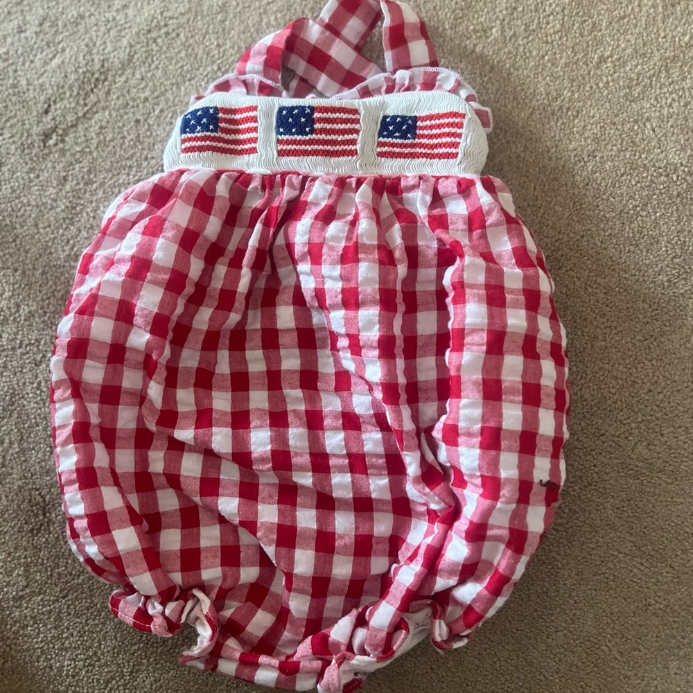 Red, White, and blue patriotic flag bubble 12M